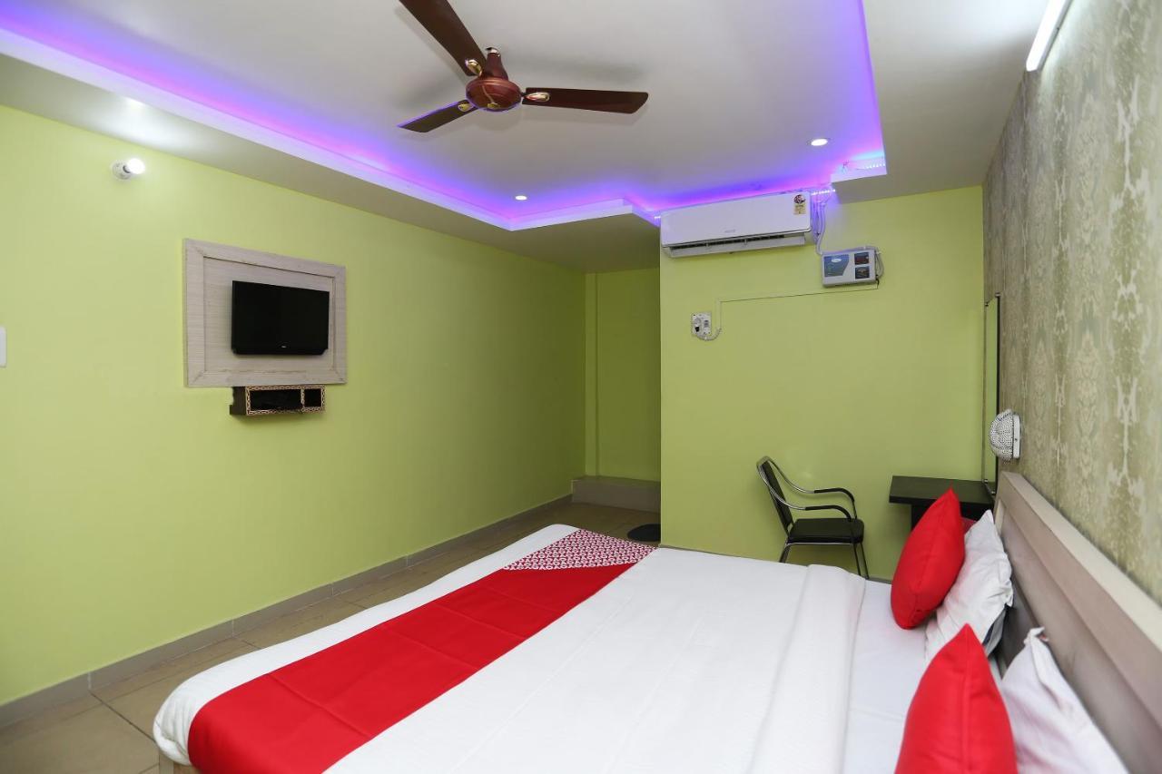 Oyo Hotel New Metro Near Phoenix United Lucknow Bagian luar foto