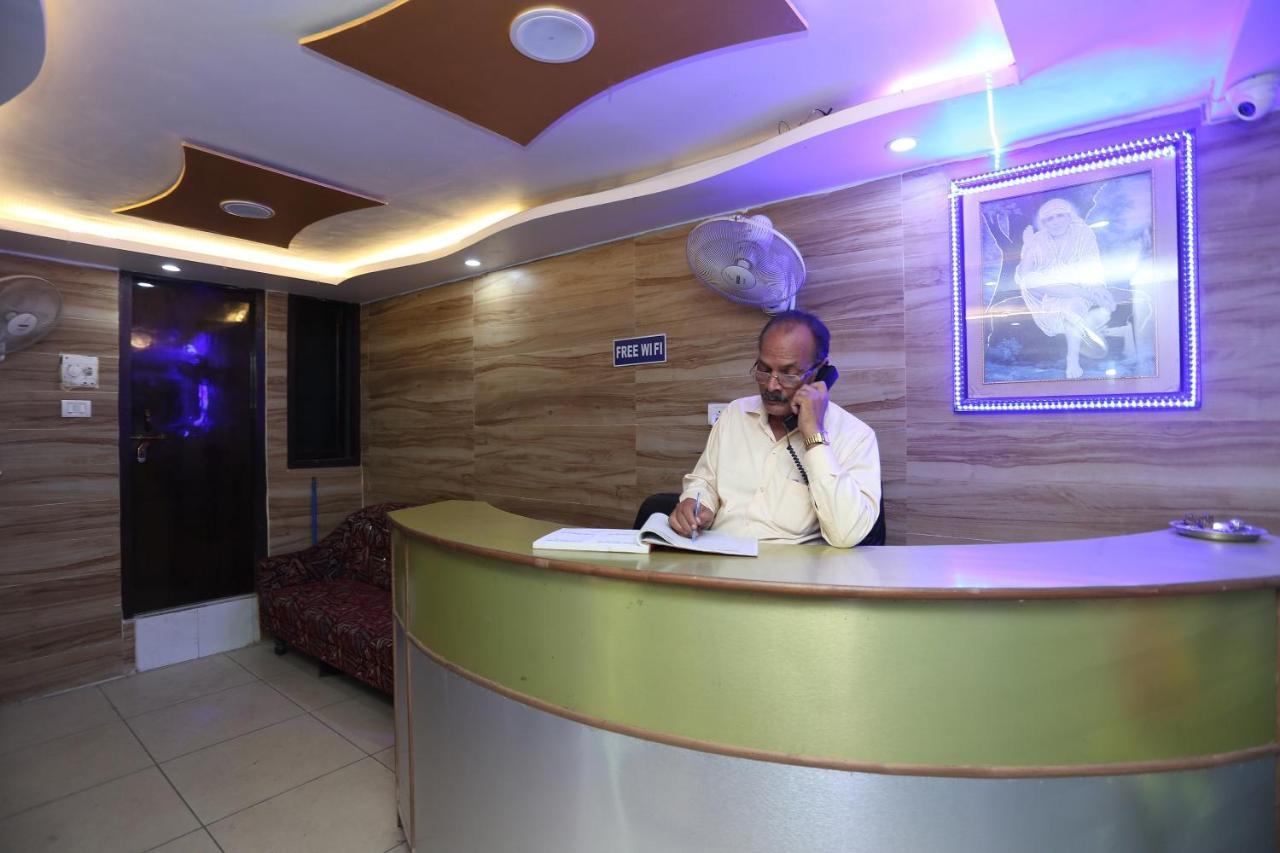 Oyo Hotel New Metro Near Phoenix United Lucknow Bagian luar foto