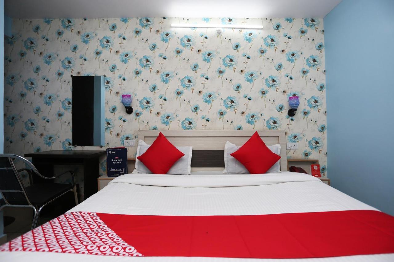 Oyo Hotel New Metro Near Phoenix United Lucknow Bagian luar foto