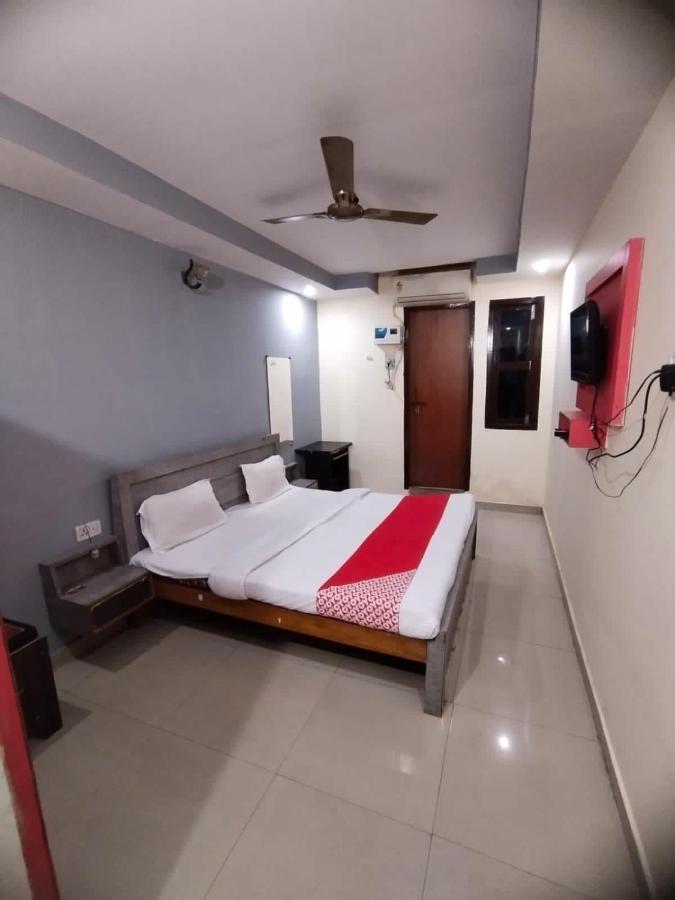 Oyo Hotel New Metro Near Phoenix United Lucknow Bagian luar foto