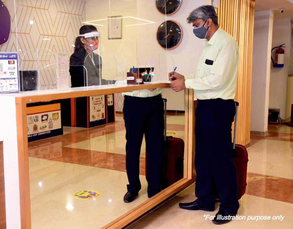 Oyo Hotel New Metro Near Phoenix United Lucknow Bagian luar foto