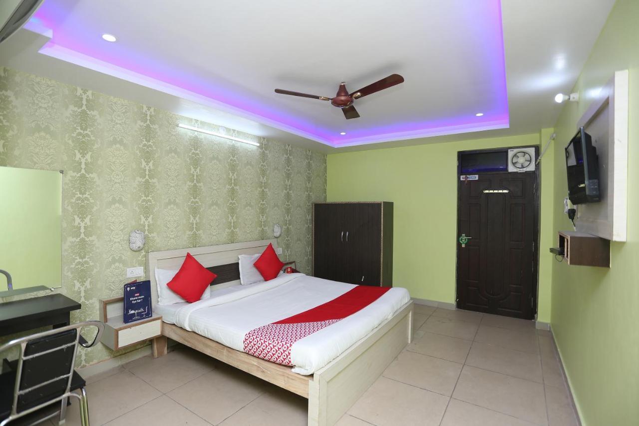 Oyo Hotel New Metro Near Phoenix United Lucknow Bagian luar foto